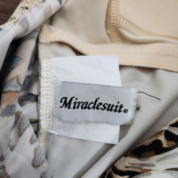 Miraclesuit One Piece Swimsuit 12/14 Beach Vacation‎ Resortwear Animal Print - Picture 3 of 6